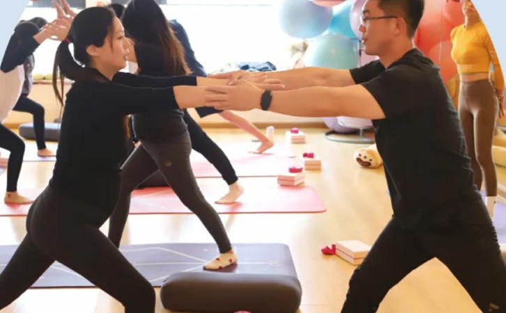 成都月子中心雙人瑜伽活動，感受滿溢愛意的現場1